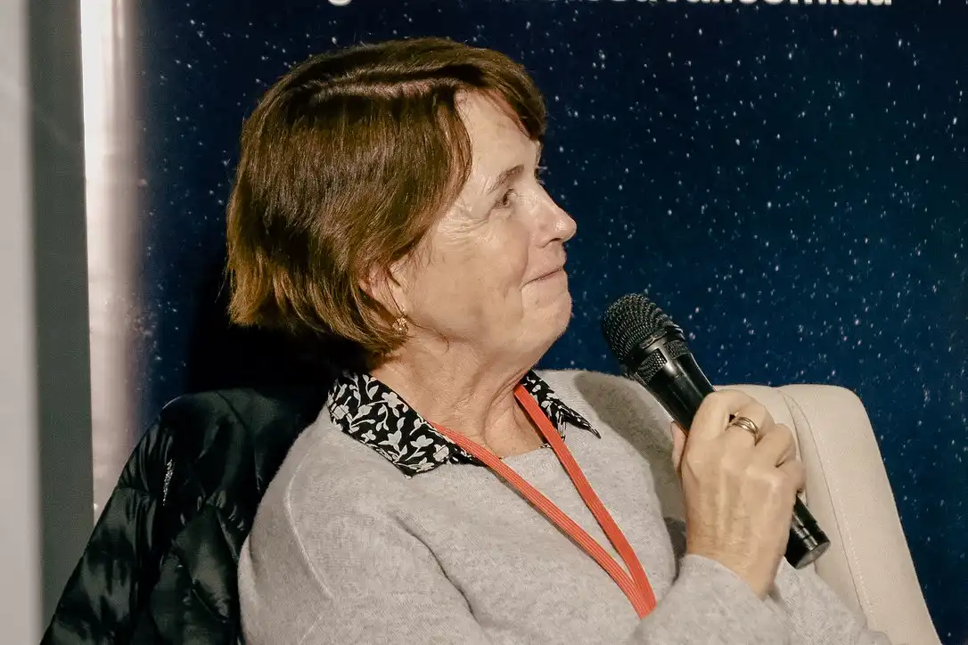 DCE495A0-E6C3-46DA-8552-FD1944576E21_1_105_c